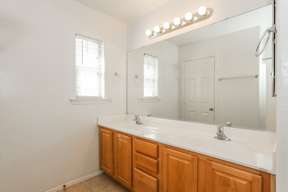 Building Photo - 2757 S Cupertino Dr