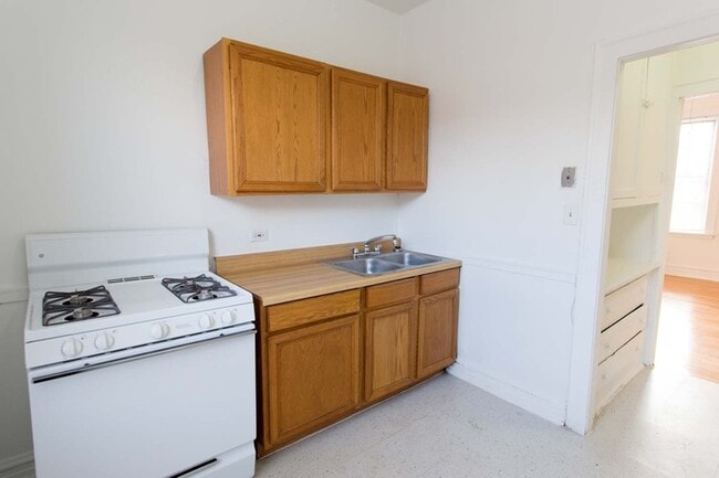 Floorplan - 5034-5046 S. Woodlawn Avenue