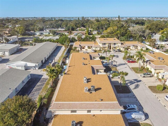 Building Photo - 610 Indian Rocks Rd N