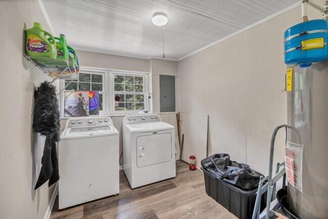 Building Photo - 83 Summit Ridge Cir SE