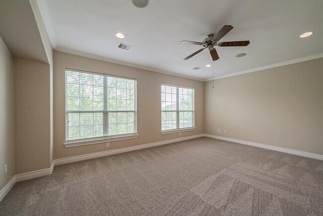 Building Photo - 9103 Harbor Hills Dr