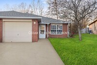 Building Photo - 5908 Sara St