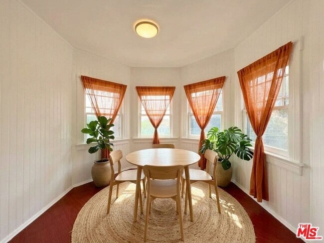 Building Photo - 1705 W 14th St