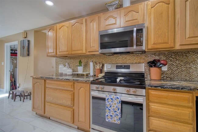 Building Photo - 2315 Minneola Rd