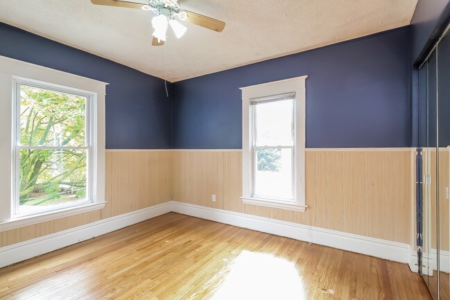 Building Photo - 259 Valley Ave NW