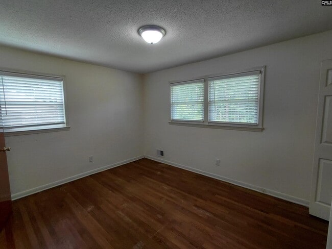 Building Photo - 224 Hickory Ridge Dr