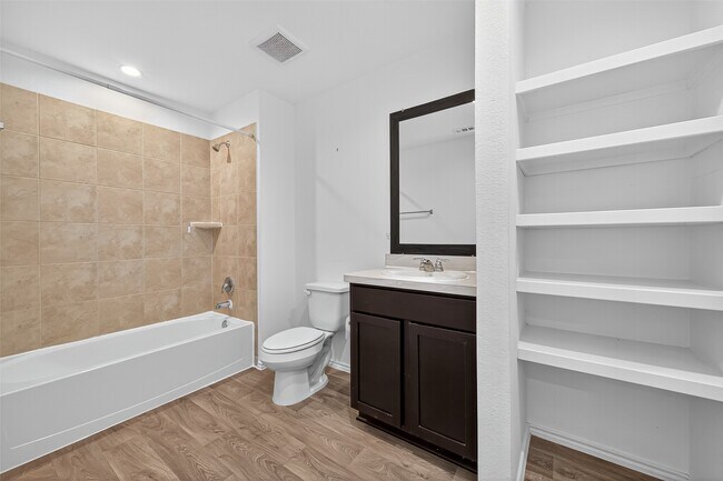 Building Photo - 14128 Upper Gardenia Ln