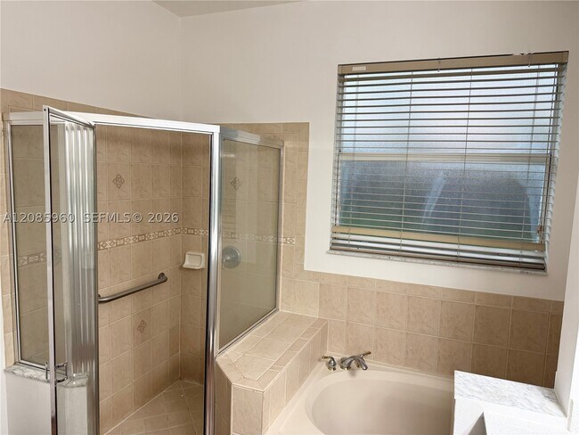 Building Photo - 5044 SW 139th Ave