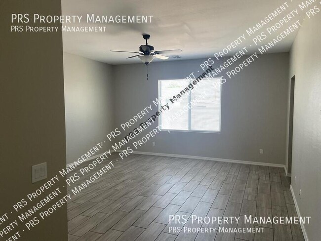Building Photo - 34909 N Palm Dr