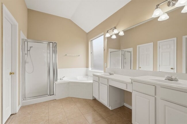 Building Photo - 7910 Masonwood Ln