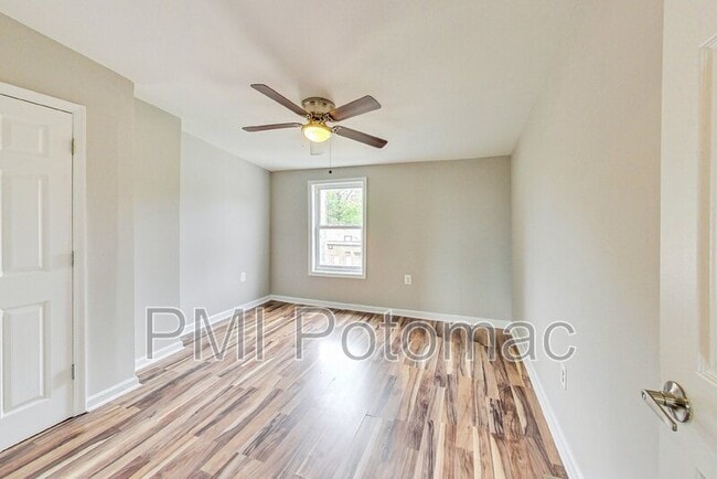 Building Photo - 834 N Stricker St