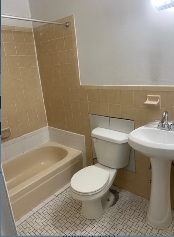 Building Photo - 65-20 Jay Ave