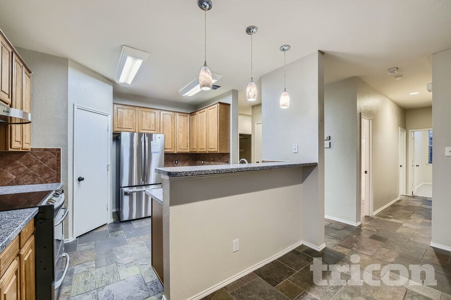 Building Photo - 1136 Roundhouse Dr