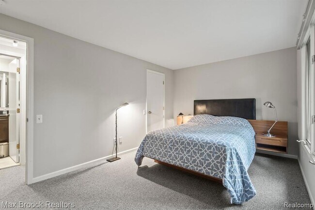 Building Photo - 1109 Ivyglen Cir