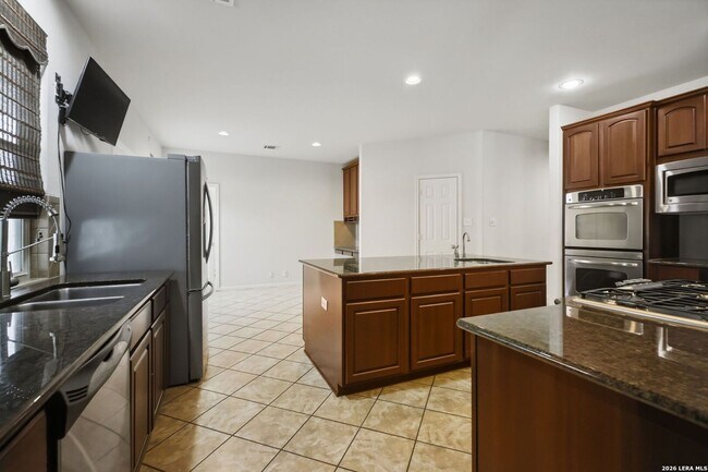 Building Photo - Spacious 5-Bedroom Home for Lease in Desirable Cibolo Location!