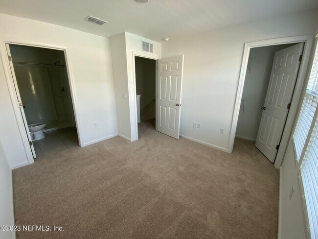 Building Photo - 8313 Zenith Cir