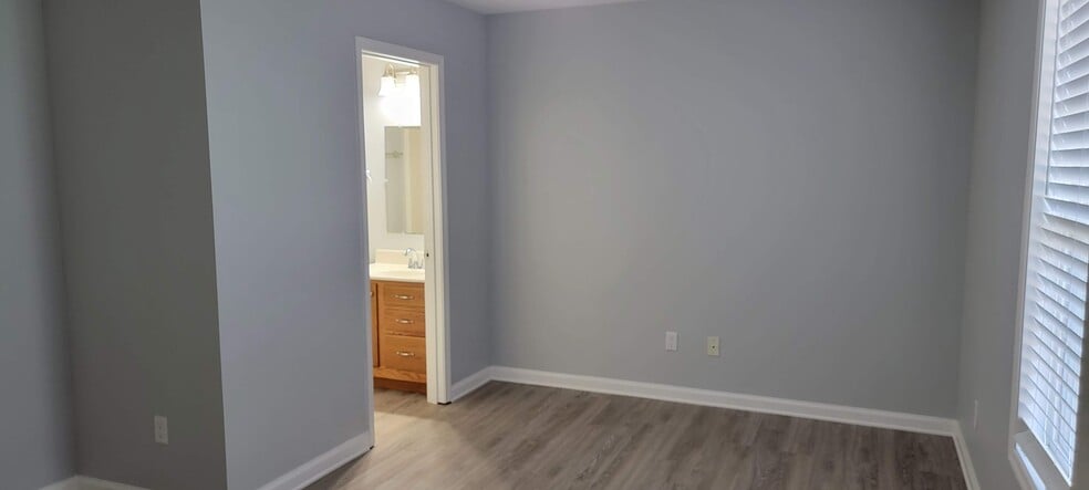 Master Bedroom - 409 Hughes St