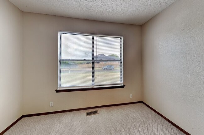 Building Photo - 2200 Sandy Creek Trail