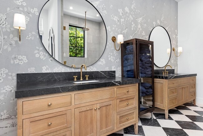 Building Photo - 734 S Ocean Blvd