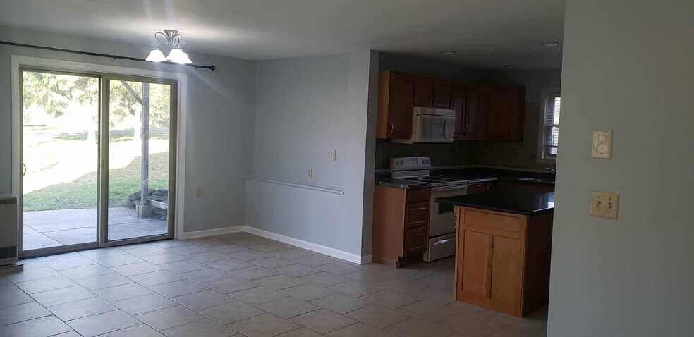 Building Photo - 5776 Leete Rd