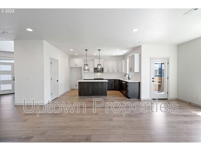 Building Photo - 2507 S Cache Cir