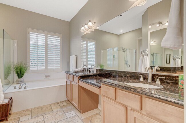 Building Photo - Stunning single-story home in picturesque community!