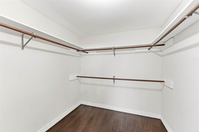 Building Photo - 3415 Honey Creek Dr