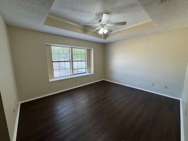 Building Photo - 2114 Kirby Lee St