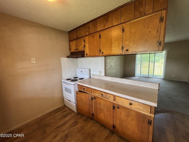 Building Photo - 2542 Lisenby Ave
