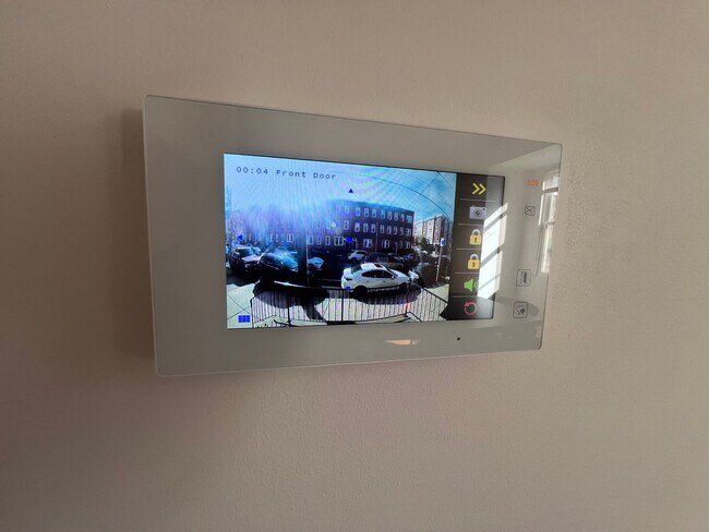 Building Photo - 601 N 39th St