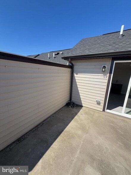 Building Photo - 7231 Mountaineer Dr