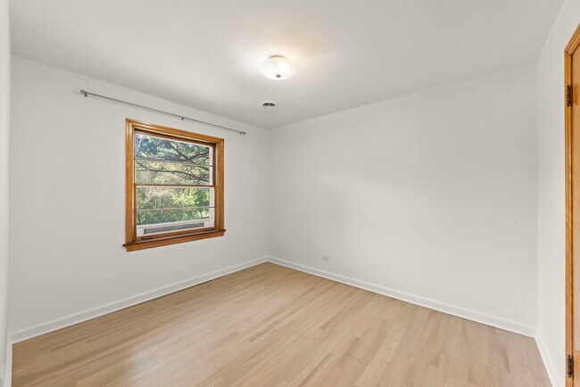 Building Photo - 354 Indian Dr