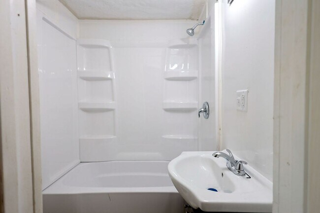Building Photo - 2716 Arleth St