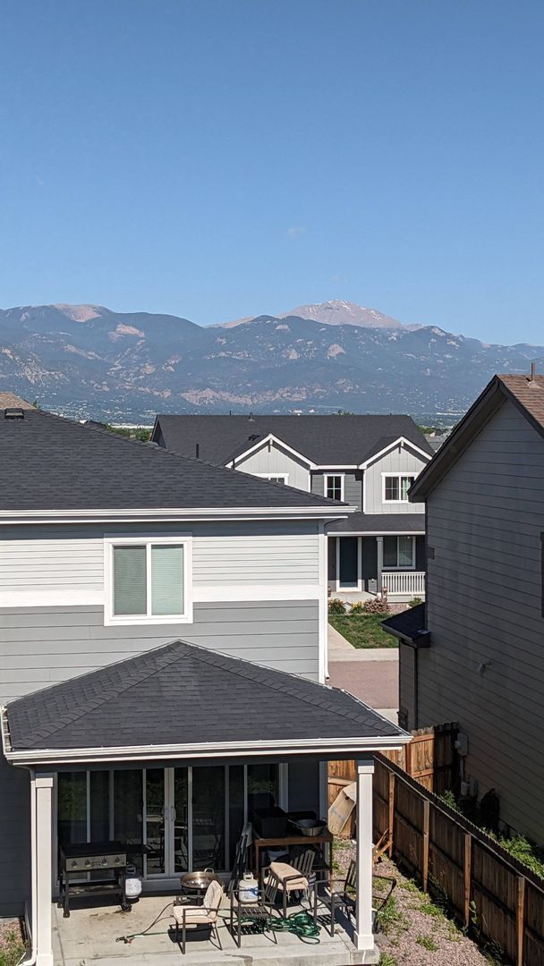 Building Photo - BEAUTIFUL TWO STORY 4 BDRM 4 BATH HOME WIT...