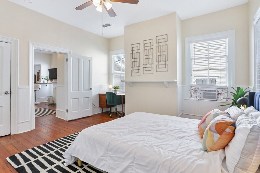 Building Photo - 303 W Park Ave