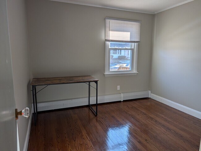 Building Photo - 8 Linda Circuit