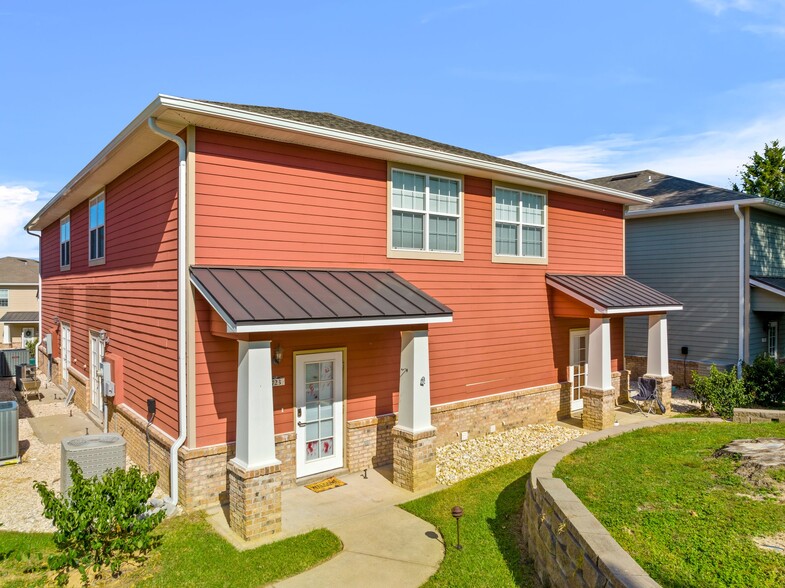 Building Photo - 810 Arbor Lake Dr