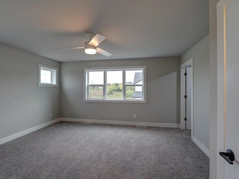 Building Photo - 115 Prairie Heights Dr