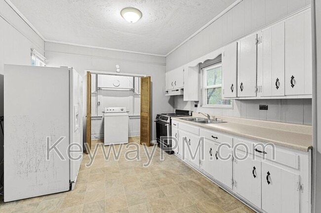 Building Photo - 1914 Warren St