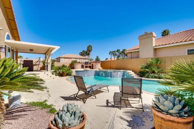 Building Photo - 2697 Pala Dura Dr