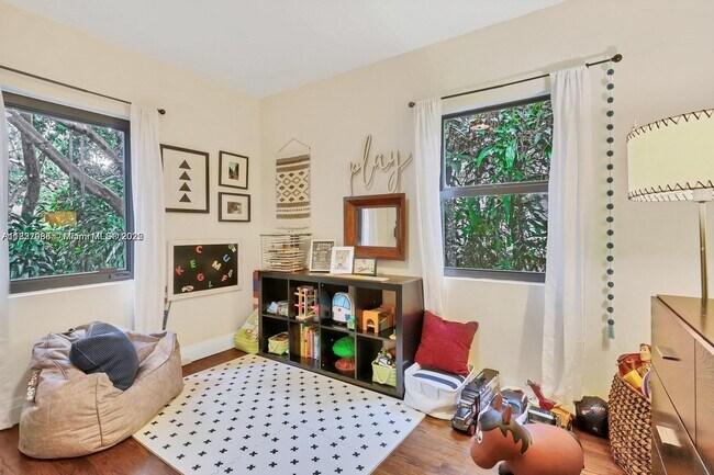 Building Photo - 45 NE 98th St