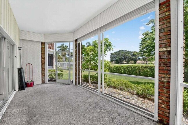 Building Photo - 324 Orange Tree Dr