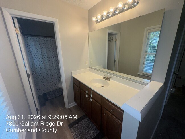 Building Photo - 7800 Gallant Ridge Dr