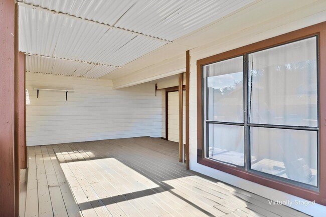 Building Photo - 540 Yacht Club Dr