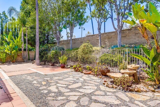 Building Photo - 26721 Sierra Vista