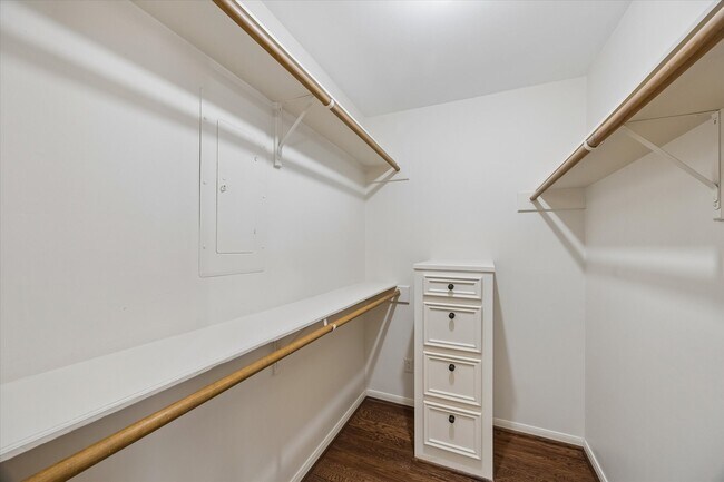 Building Photo - 6511 Pauma Dr