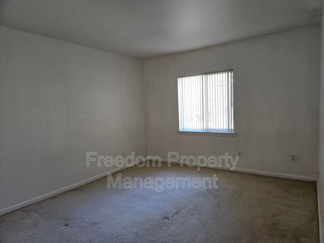 Building Photo - 10629 Provincial Dr