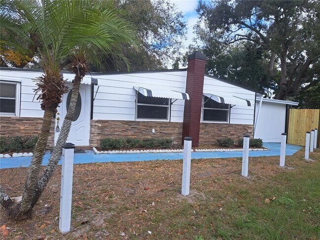 Building Photo - 1040 65th St S