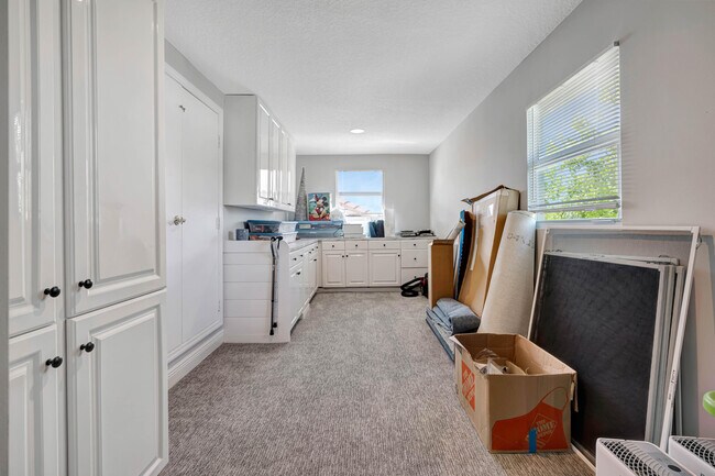 Building Photo - 3225 Braemar Way