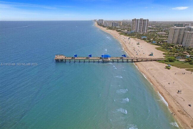 Building Photo - 400 N Riverside Dr